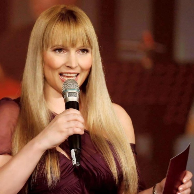 PETRA ZAJÍČKOVÁ – moderátorka