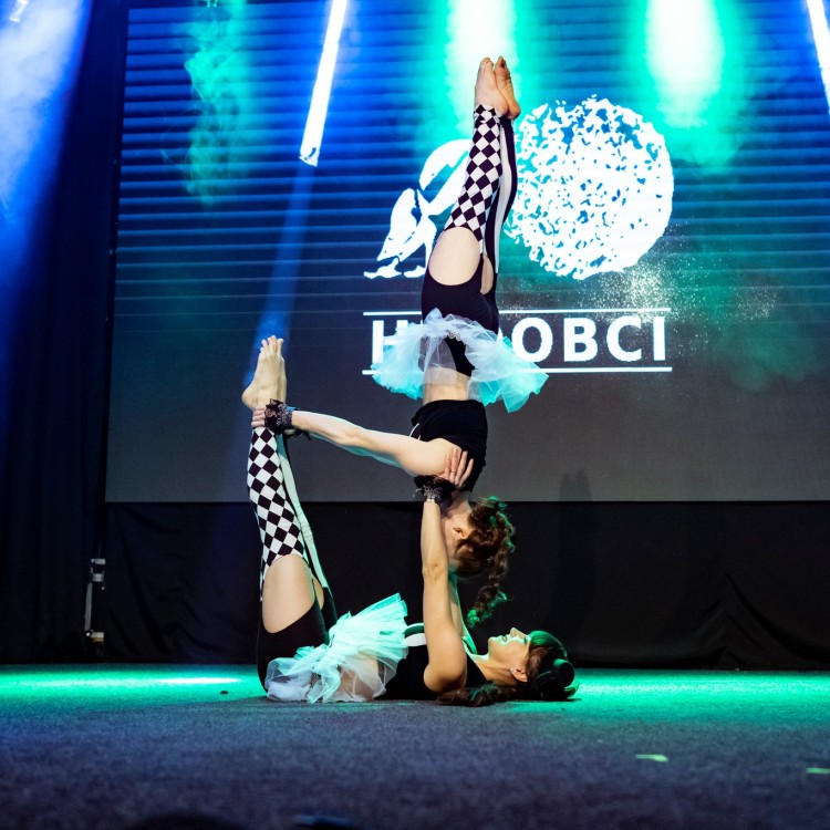 SIDEREA - kabaretní a historické tance, akrobatická show