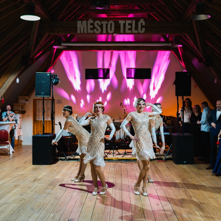 SIDEREA - kabaretní a historické tance, akrobatická show